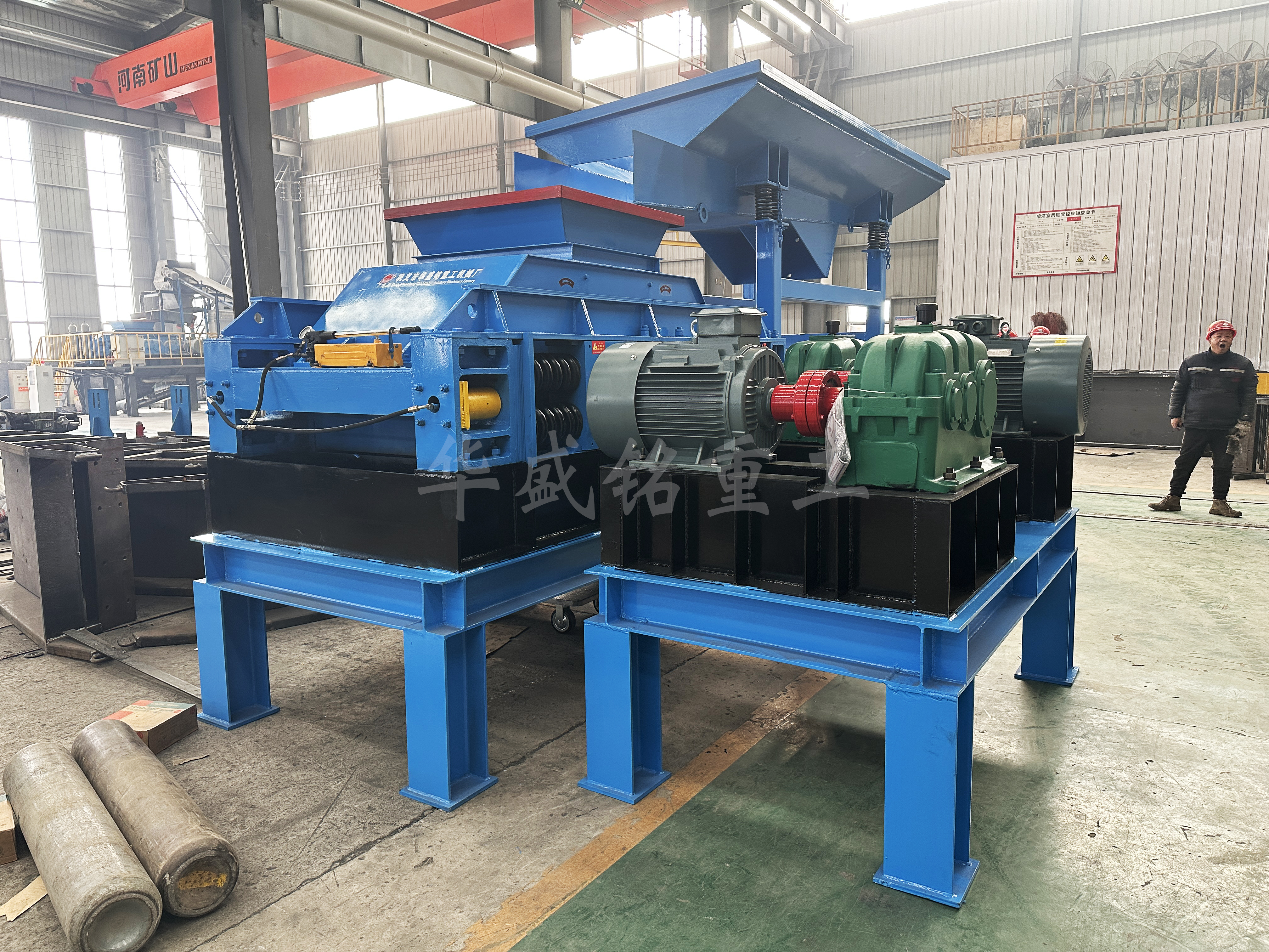 銑刨料破碎機(jī),銑刨料齒輥破,銑刨料雙齒輥破碎機(jī)廠家,銑刨料再生價(jià)格